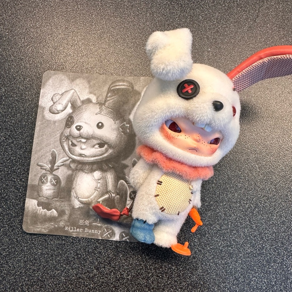 Hirono Monsters’ Carnival Series – Killer Bunny (Box Hero) - POP MART